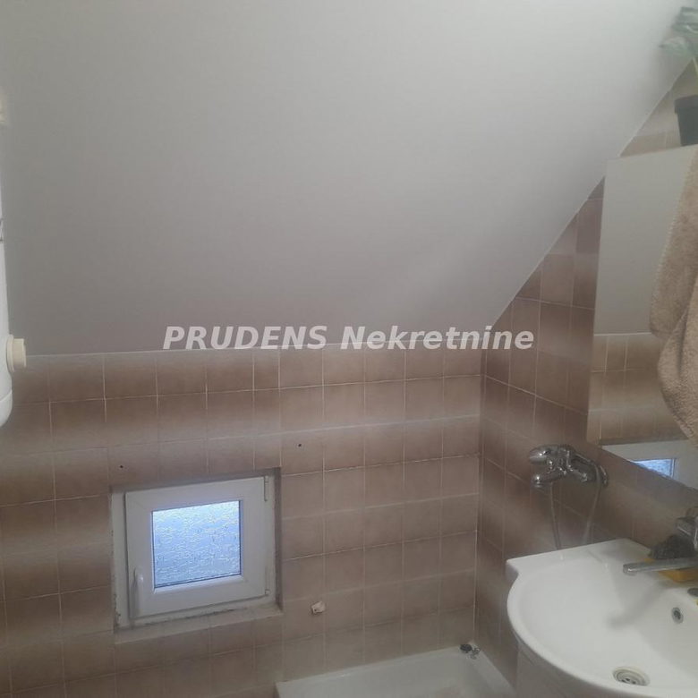 Kuća na prodaju, Surčin, Beograd, 465m², 765.000 €