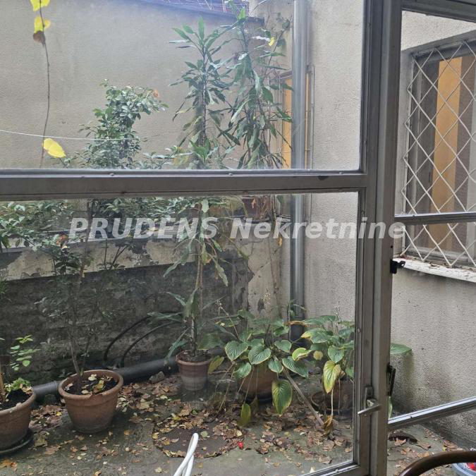 Dvoiposoban stan na prodaju, Takovska, Beograd, 65m², 239.000 €