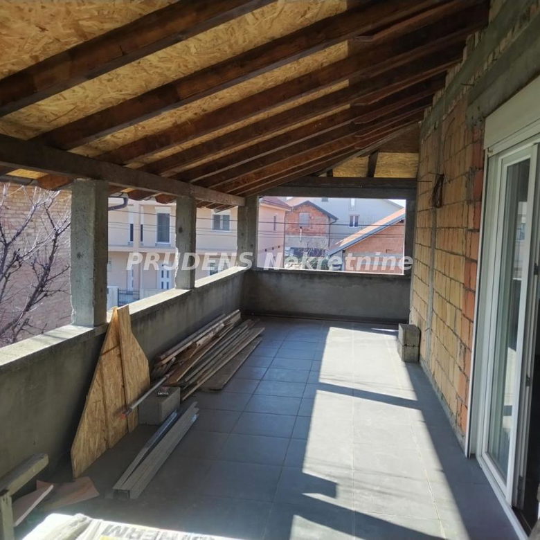 Kuća na prodaju, Surčin, Beograd, 281m², 280.000 €