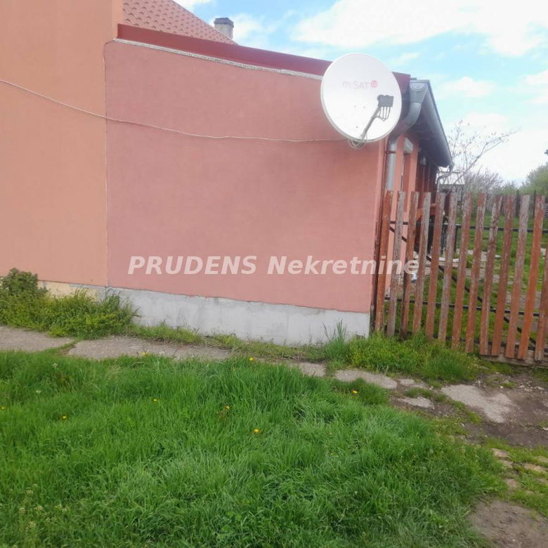 Kuća na prodaju, Deč, Pećinci, 90m², 60.000 €