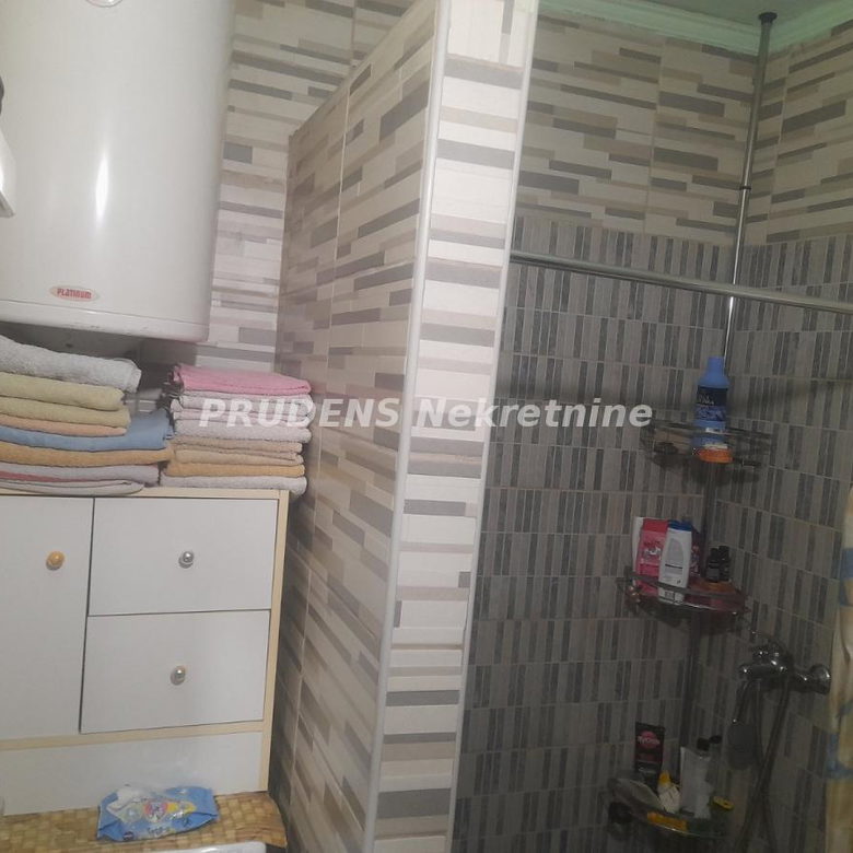 Kuća na prodaju, Deč, Pećinci, 90m², 60.000 €