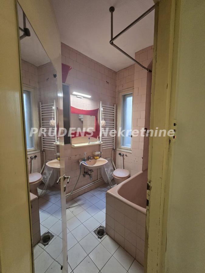 Dvoiposoban stan na prodaju, Takovska, Beograd, 65m², 239.000 €