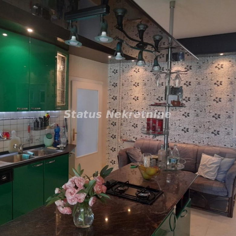 Kuća na prodaju, Temerin, 274m², 264.710 €