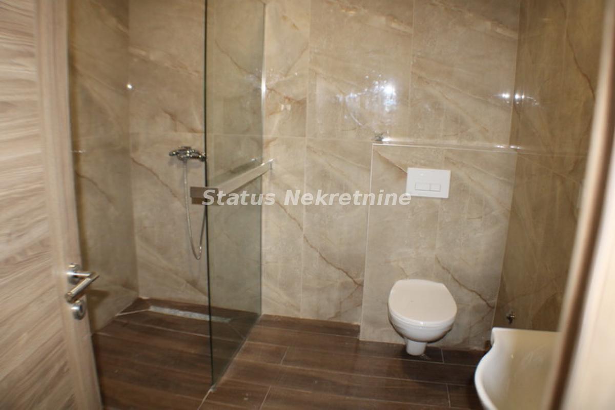 Trosoban stan na prodaju, Petrovaradin, Novi Sad, 77m², 175.000 €