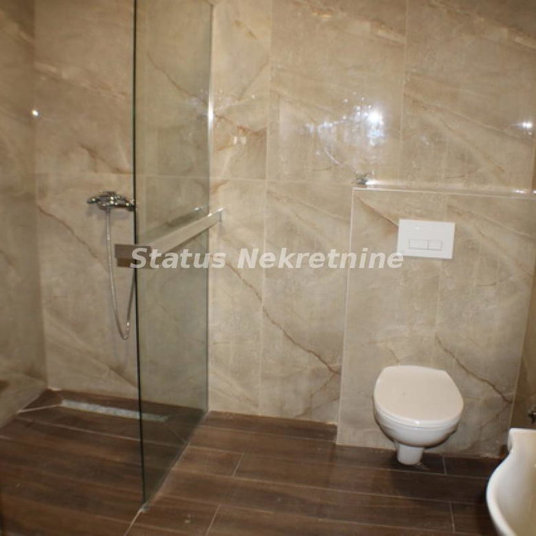 Trosoban stan na prodaju, Petrovaradin, Novi Sad, 77m², 175.000 €