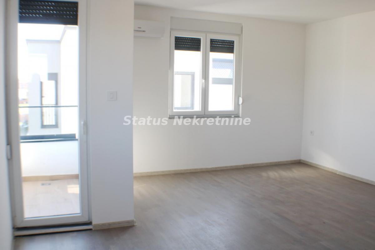 Trosoban stan na prodaju, Petrovaradin, Novi Sad, 77m², 175.000 €