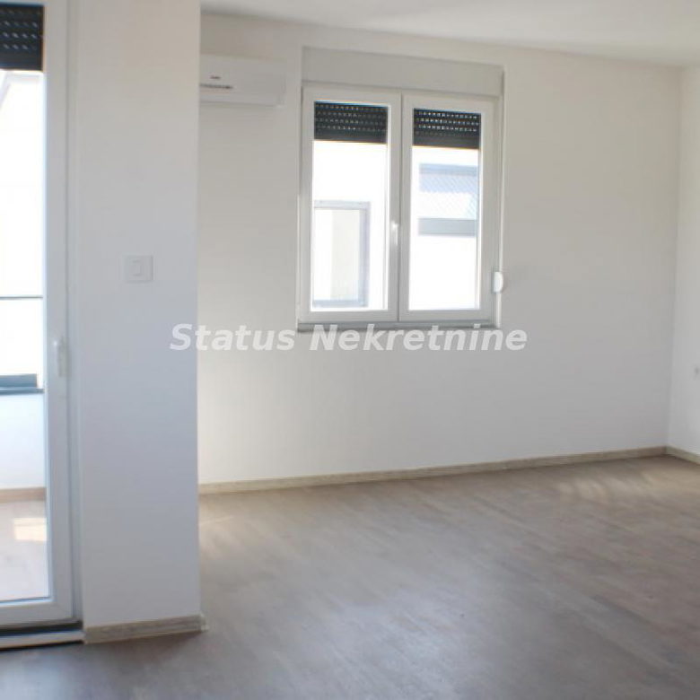 Trosoban stan na prodaju, Petrovaradin, Novi Sad, 77m², 175.000 €