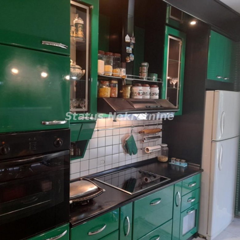Kuća na prodaju, Temerin, 274m², 264.710 €