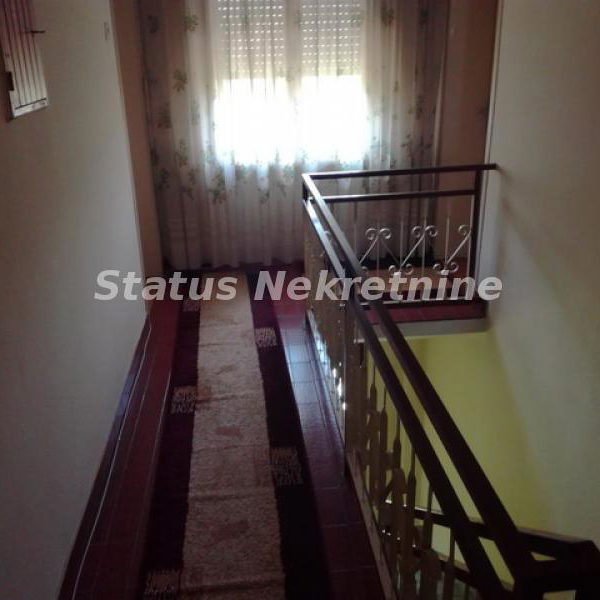 Kuća na prodaju, Futog, Novi Sad, 300m², 216.300 €