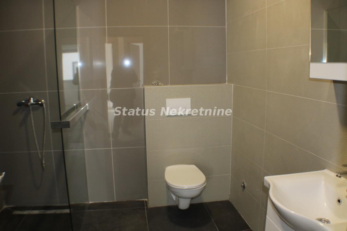 Četvorosoban stan na prodaju, Petrovaradin, Novi Sad, 78m², 161.000 €