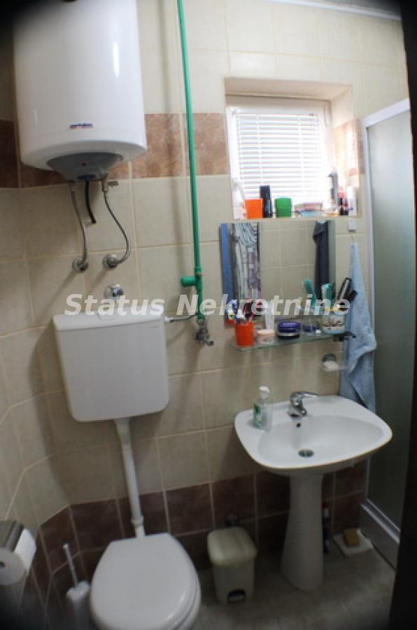 Kuća na prodaju, Inđija, 79m², 77.250 €