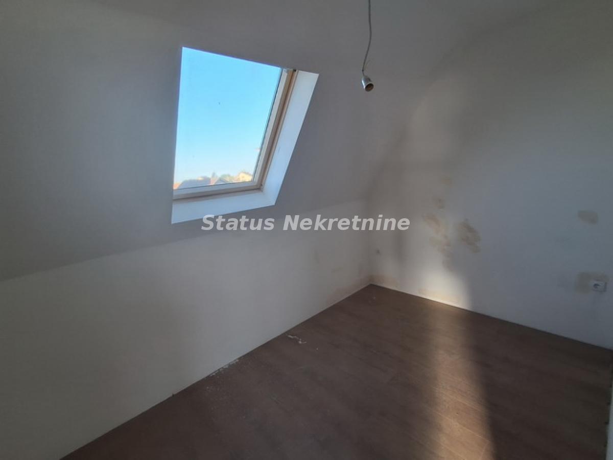 Četvorosoban stan na prodaju, Veternik, Novi Sad, 65m², 129.730 €