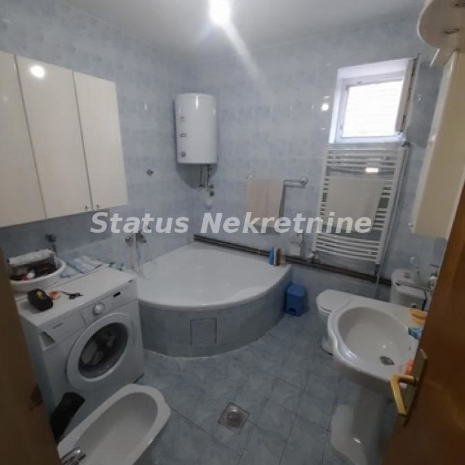 Četvorosoban stan na prodaju, Lipov Gaj, Novi Sad, 160m², 217.500 €