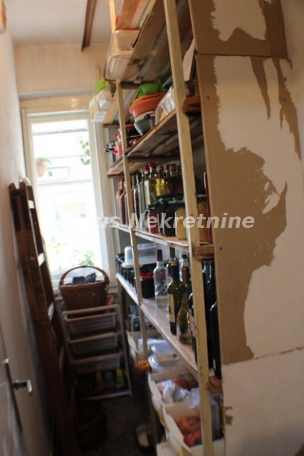 Dvoiposoban stan na prodaju, Grbavica, Novi Sad, 77m², 195.700 €
