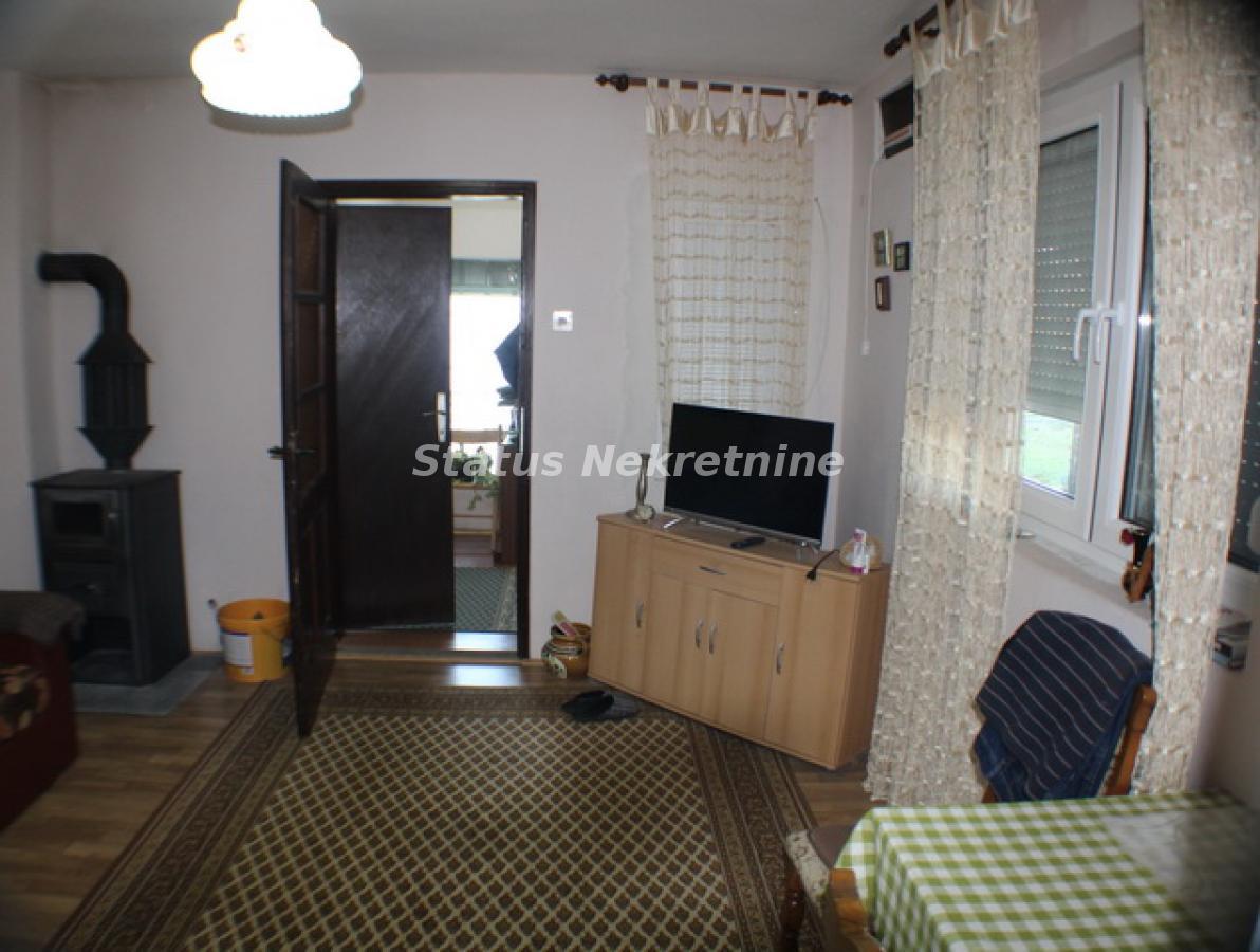 Kuća na prodaju, Inđija, 79m², 77.250 €