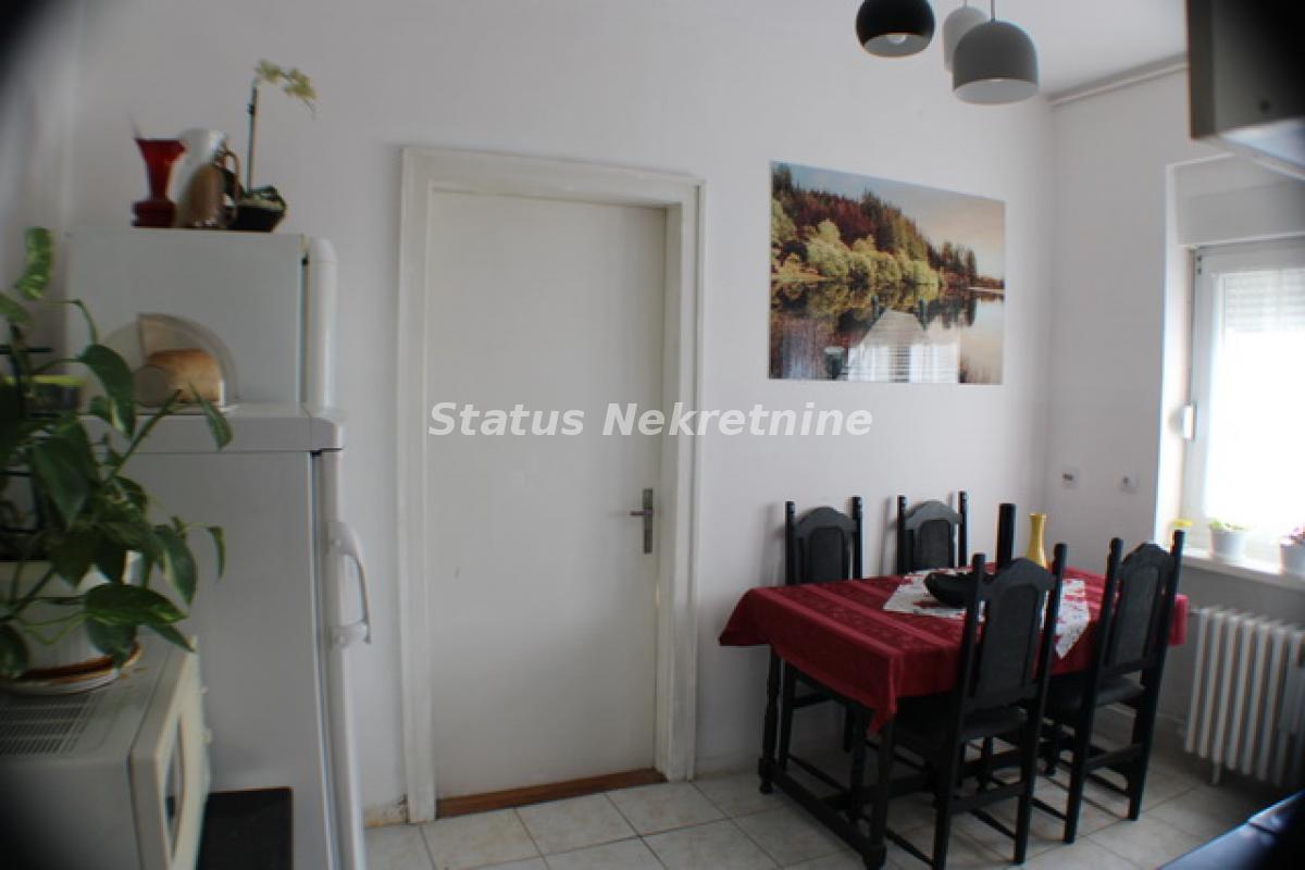 Dvoiposoban stan na prodaju, Grbavica, Novi Sad, 77m², 195.700 €