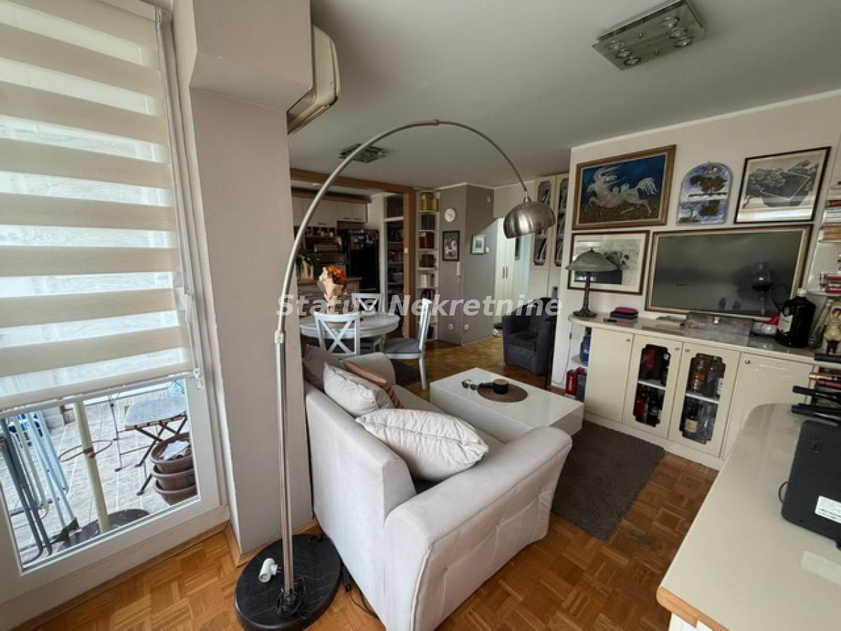 Dvoiposoban stan na prodaju, Novo Naselje, Novi Sad, 76m², 198.790 €