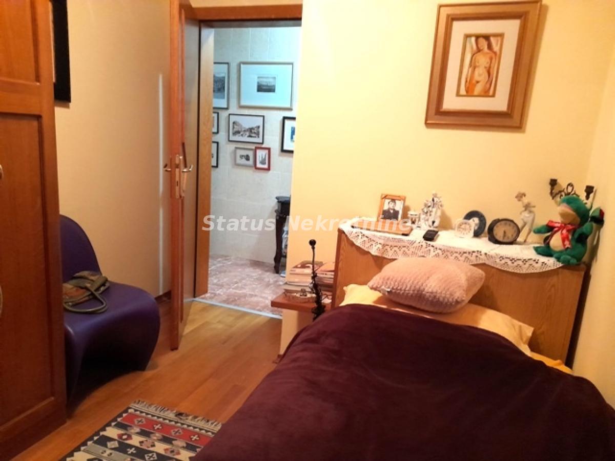 Trosoban stan na prodaju, Grbavica, Novi Sad, 54m², 184.650 €