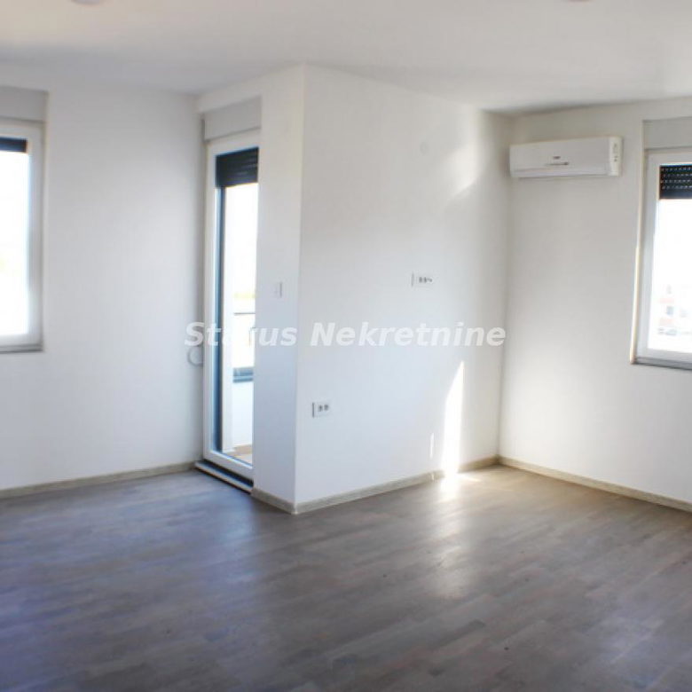 Trosoban stan na prodaju, Petrovaradin, Novi Sad, 77m², 175.000 €