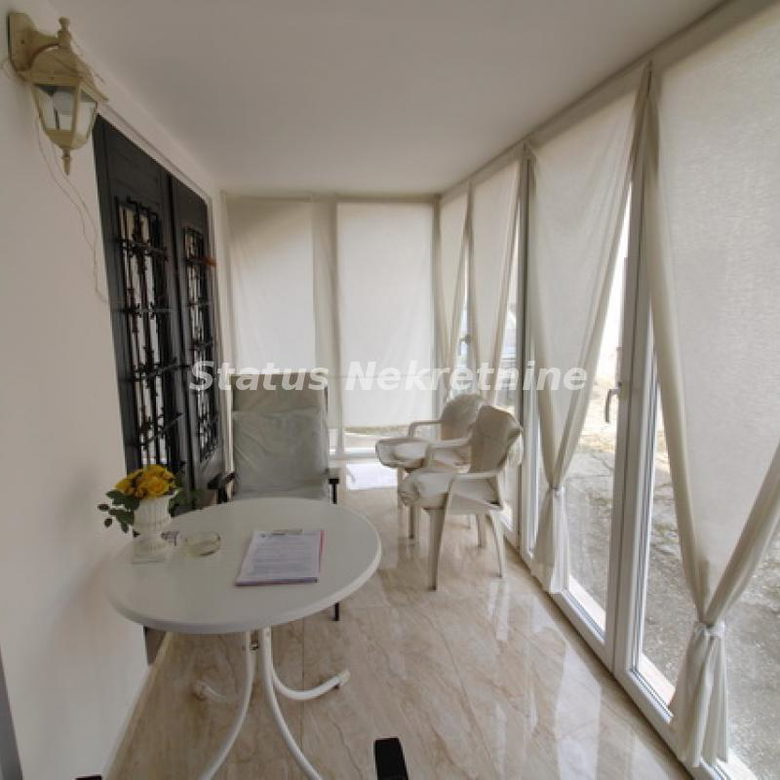 Kuća na prodaju, Sremska Mitrovica, 416m², 380.000 €