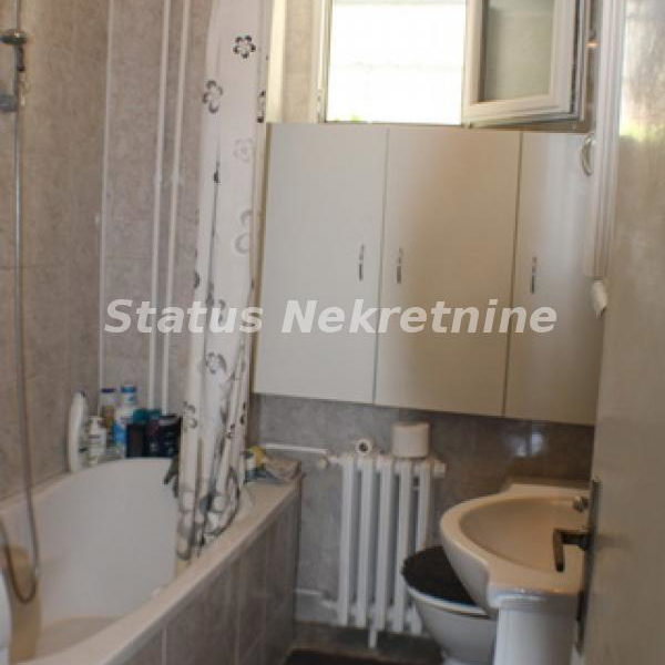 Dvoiposoban stan na prodaju, Grbavica, Novi Sad, 77m², 195.700 €
