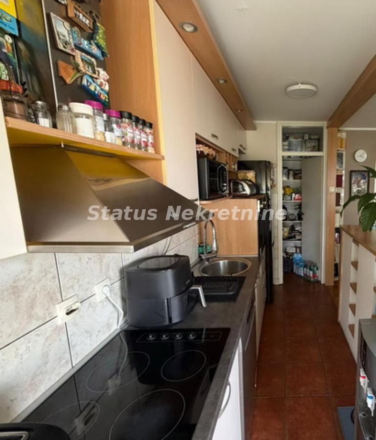 Dvoiposoban stan na prodaju, Novo Naselje, Novi Sad, 76m², 198.790 €