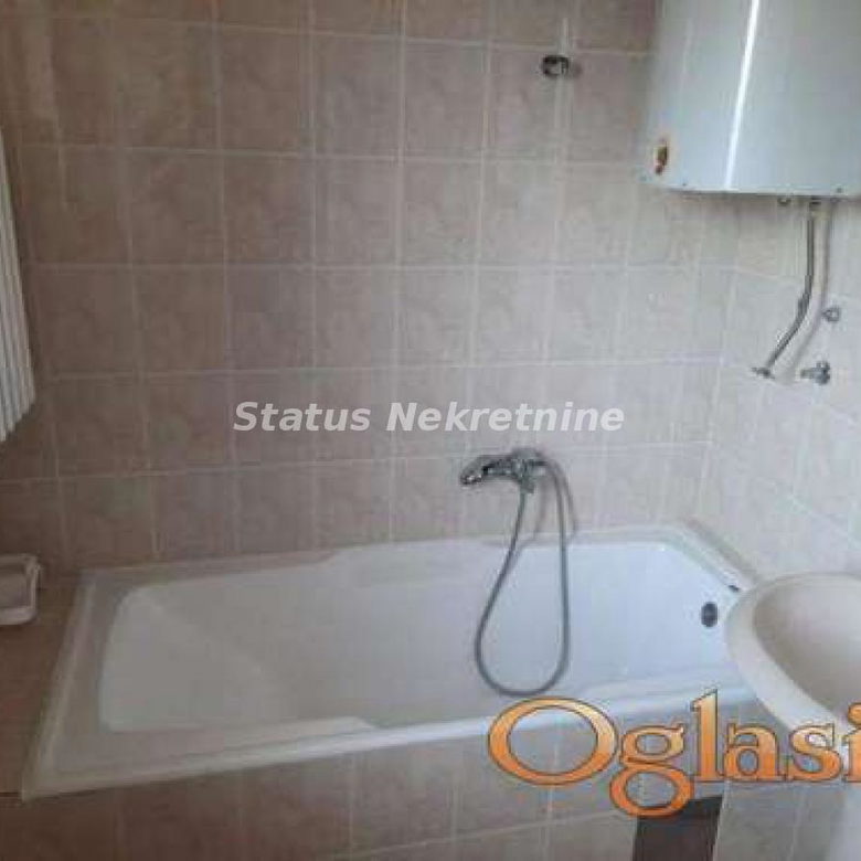 Kuća na prodaju, Centar, Bačka Palanka, 170m², 170.000 €