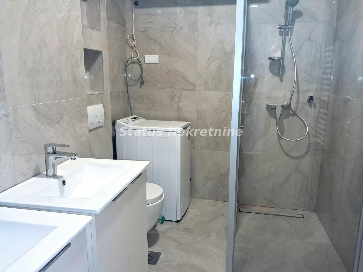 Višesoban stan na prodaju, Adamovićevo Naselje, Novi Sad, 129m², 378.700 €