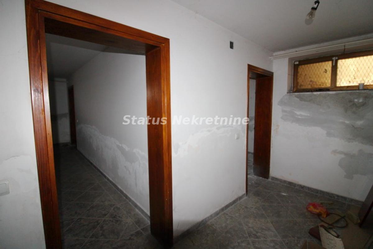 Kuća na prodaju, Temerin, 420m², 262.650 €
