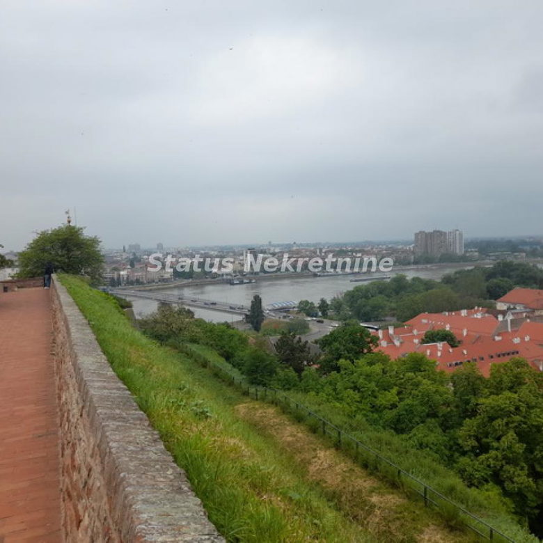 Četvorosoban stan na prodaju, Petrovaradin, Novi Sad, 188m², 329.600 €