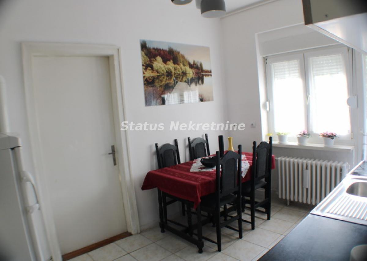 Dvoiposoban stan na prodaju, Grbavica, Novi Sad, 77m², 195.700 €