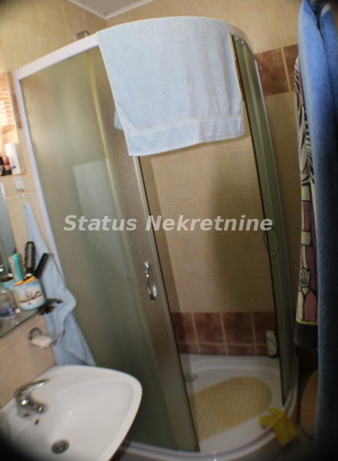 Kuća na prodaju, Inđija, 79m², 77.250 €