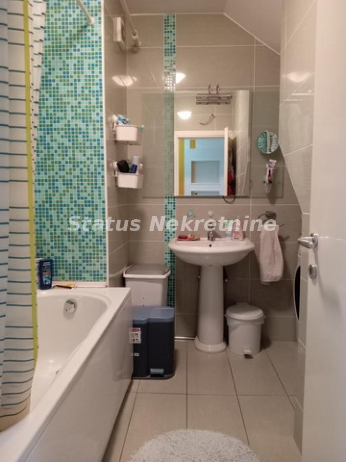 Četvorosoban stan na prodaju, Grbavica, Novi Sad, 96m², 355.000 €