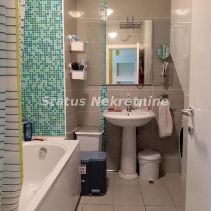 Četvorosoban stan na prodaju, Grbavica, Novi Sad, 96m², 355.000 €