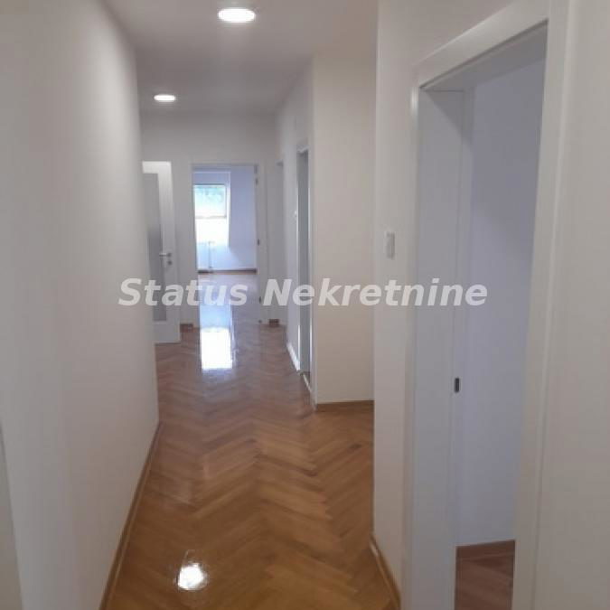 Četvorosoban stan na prodaju, Centar, Novi Sad, 126m², 389.340 €