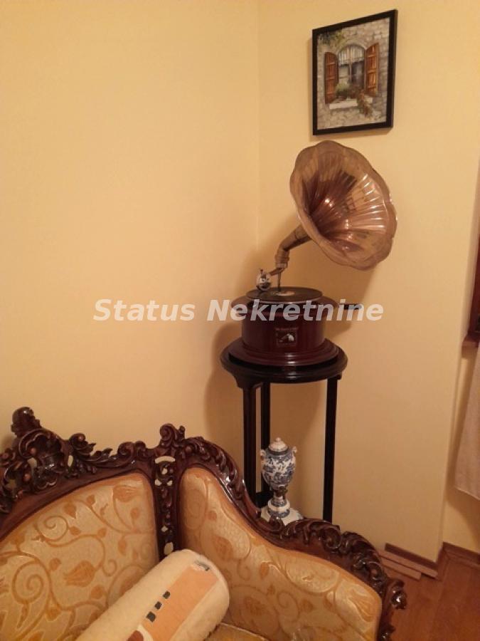 Trosoban stan na prodaju, Grbavica, Novi Sad, 54m², 184.650 €