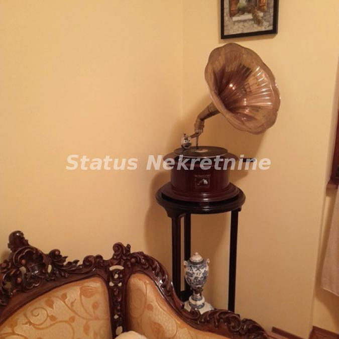Trosoban stan na prodaju, Grbavica, Novi Sad, 54m², 184.650 €