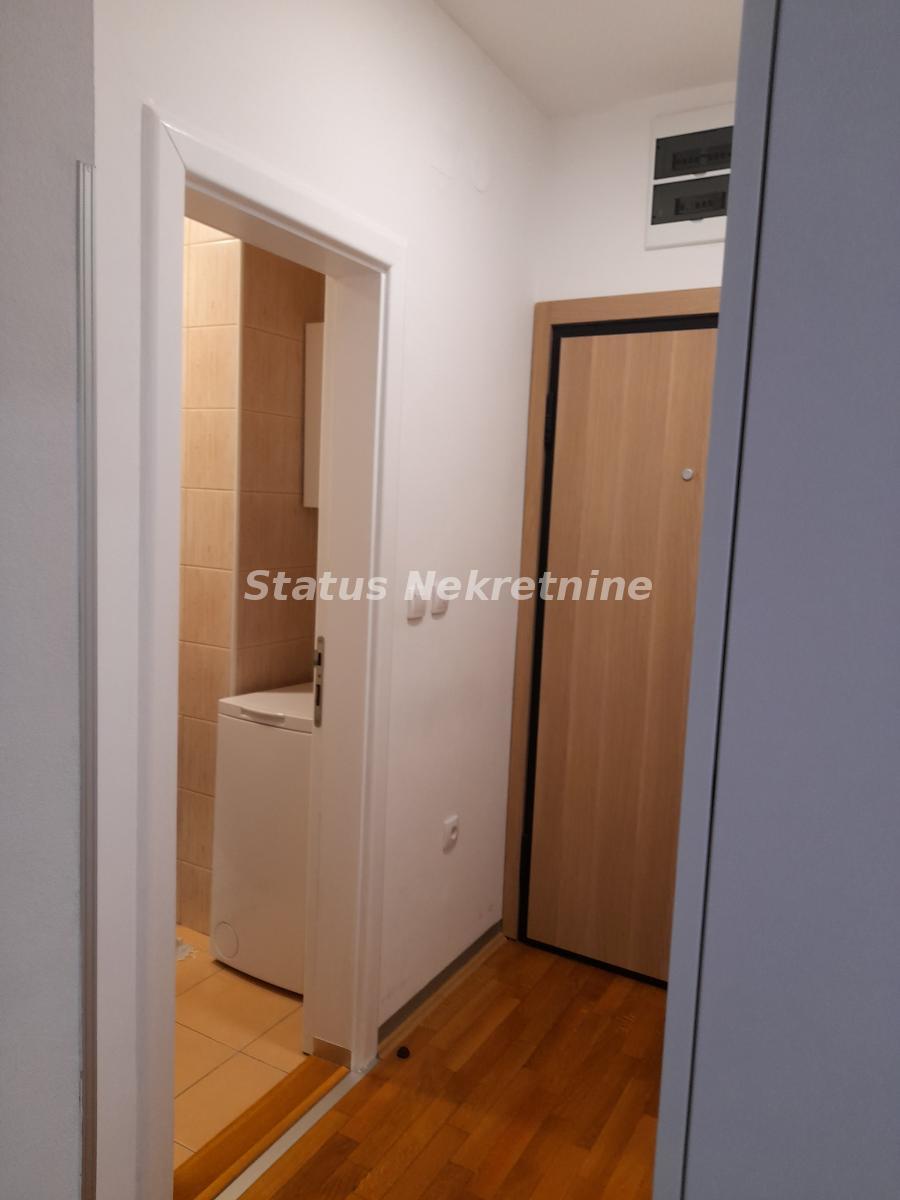 Jednoiposoban stan na prodaju, Sajmište, Novi Sad, 42m², 134.106 €
