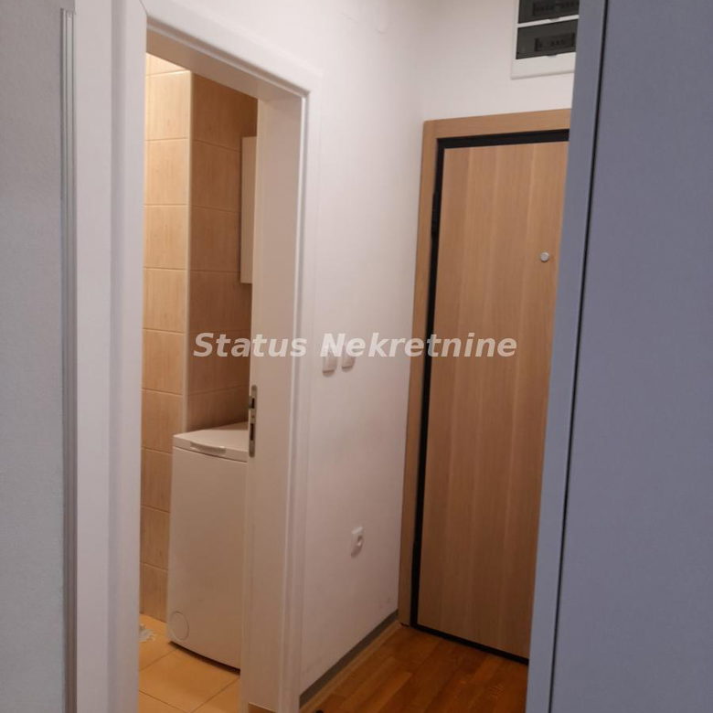 Jednoiposoban stan na prodaju, Sajmište, Novi Sad, 42m², 134.106 €