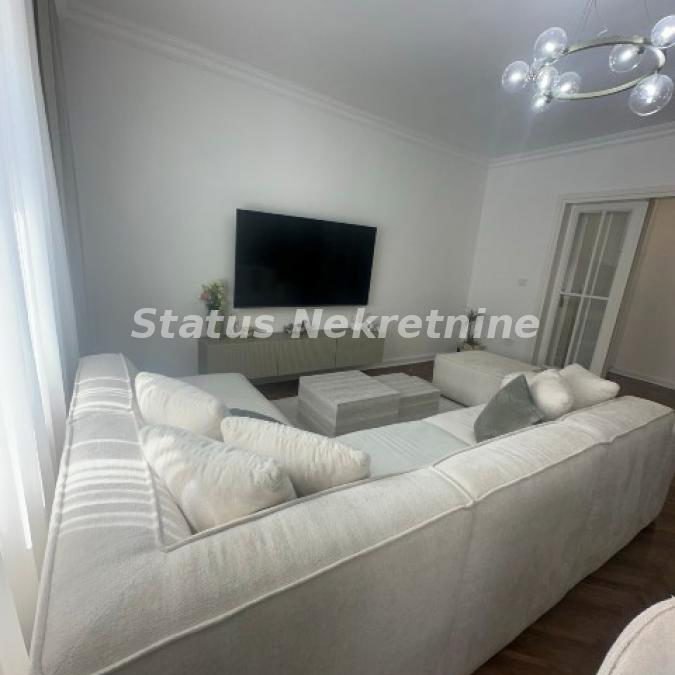 Trosoban stan na prodaju, Centar, Novi Sad, 78m², 243.000 €