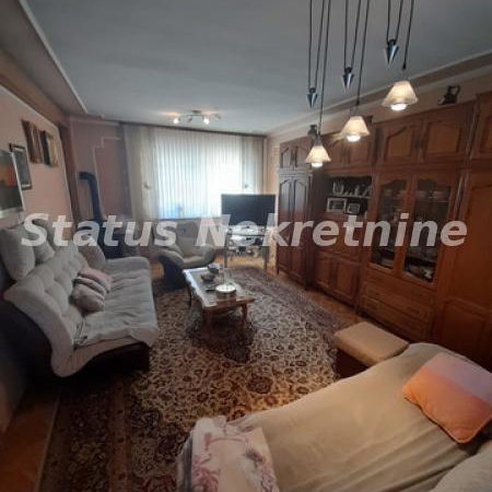 Kuća na prodaju, Šid, 194m², 155.000 €