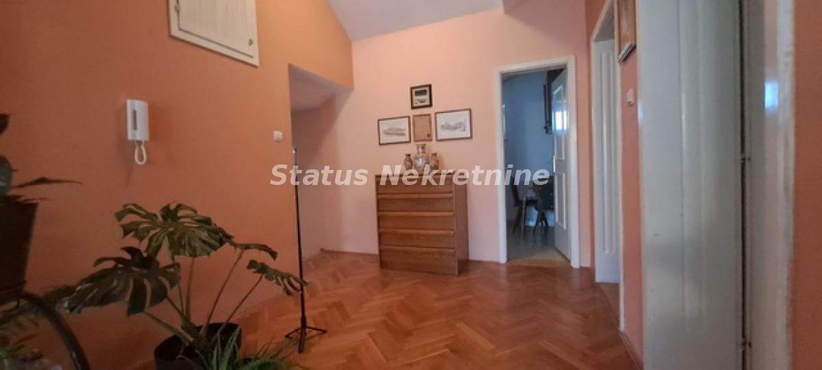 Kuća na prodaju, Petrovaradin, Novi Sad, 348m², 495.000 €
