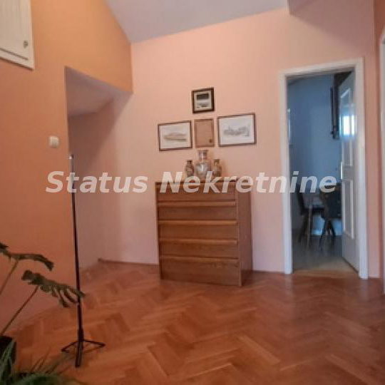 Kuća na prodaju, Petrovaradin, Novi Sad, 348m², 495.000 €