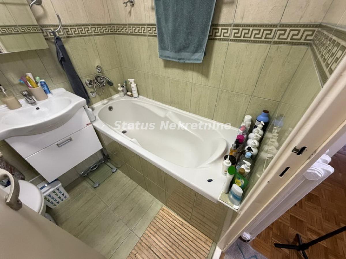 Dvoiposoban stan na prodaju, Novo Naselje, Novi Sad, 76m², 198.790 €