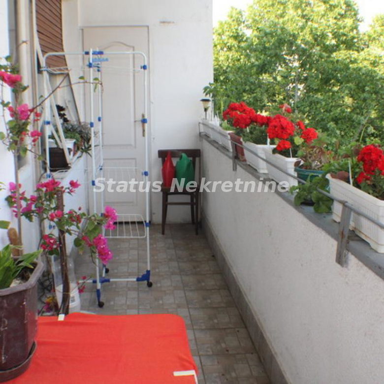 Dvoiposoban stan na prodaju, Grbavica, Novi Sad, 77m², 195.700 €