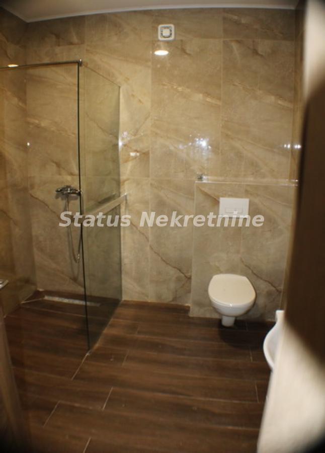 Trosoban stan na prodaju, Petrovaradin, Novi Sad, 77m², 175.000 €