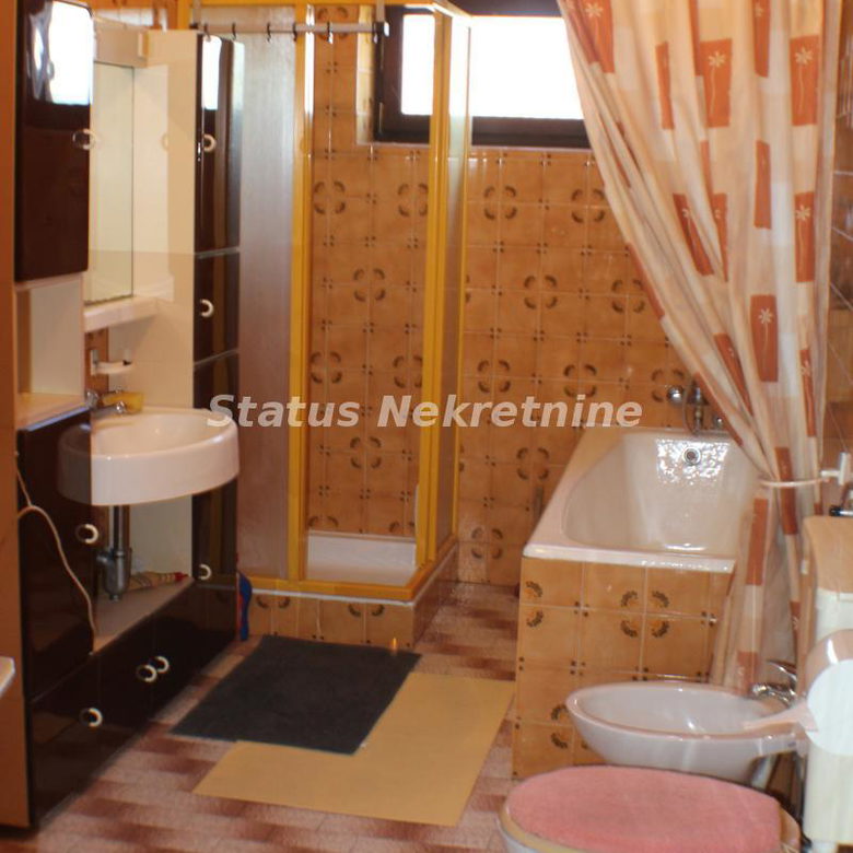 Kuća na prodaju, Bački Petrovac, 372m², 210.000 €