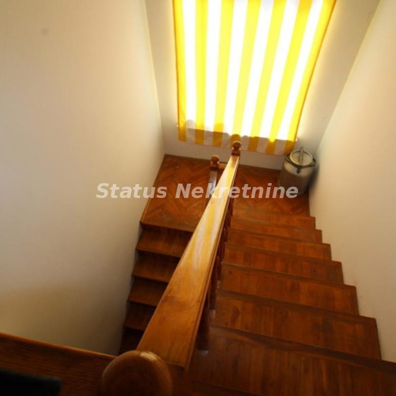 Kuća na prodaju, Zrenjanin, 332m², 175.000 €