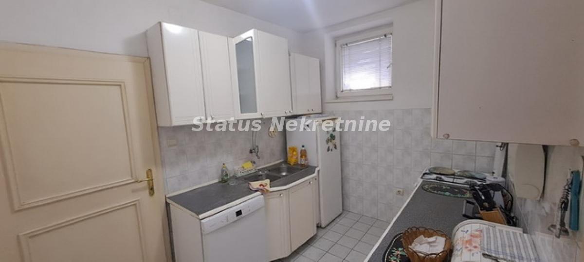 Kuća na prodaju, Petrovaradin, Novi Sad, 348m², 495.000 €