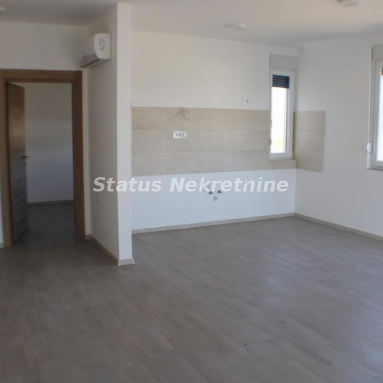 Trosoban stan na prodaju, Petrovaradin, Novi Sad, 77m², 175.000 €